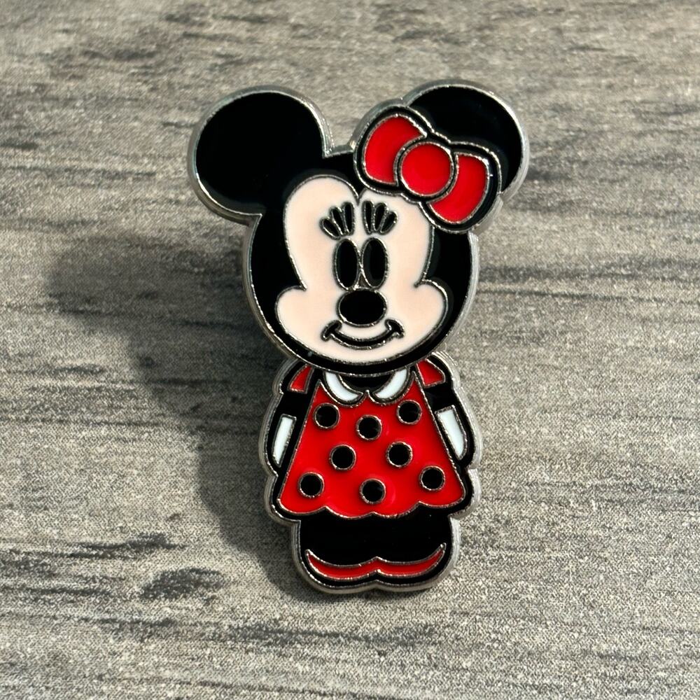 Disney Parks Cast Member Exclusive Mini Pin Minnie Mouse Trading Pin Collection